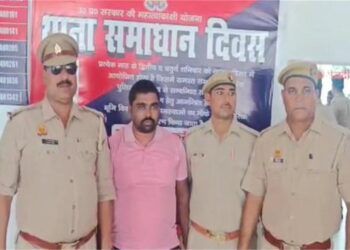 बस्ती में सपा नेता धीरसेन निषाद को पुलिस ने किया गिरफ्तार, महिला ने लगाया है रेप का आरोप