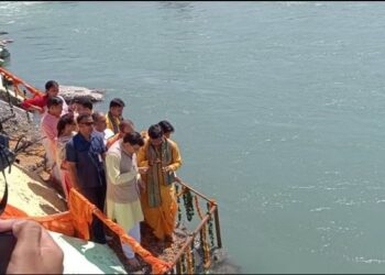 Dehradun सीएम धामी ने मां यमुना की पूजा की, नए हरिपुर घाट का शिलान्यास किया और जनता को संबोधित करने पहुंचे
