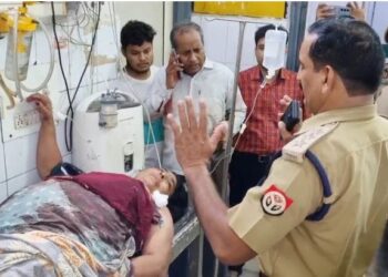 कूड़ा फेंकने निकली डॉक्टर की बीवी को मारी गोली, हरदोई में देर रात गोलीकांड से मचा हड़कंप