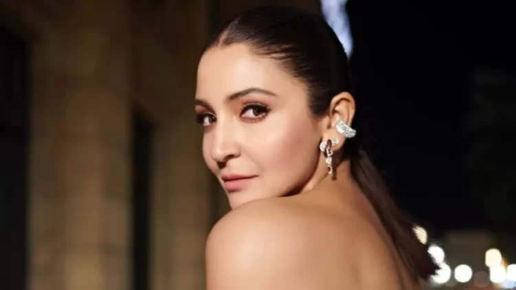 वायरल हुआ एक्ट्रेस का वीडियो, प्रेगनेंसी की खबरों के बीच कुछ इस तरह नजर आईं अनुष्का शर्मा