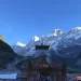 गर्भगृह में श्रद्धालुओं के प्रवेश पर लगी रोक, दर्शन का समय भी बदला, केदारनाथ में उमड़े श्रद्धालु