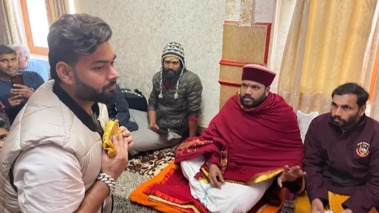 लिया आशीर्वाद; एक्सीडेंट के बाद से ही क्रिकेट से हैं दूर, बदरीनाथ धाम पहुंचे क्रिकेटर ऋषभ पंत