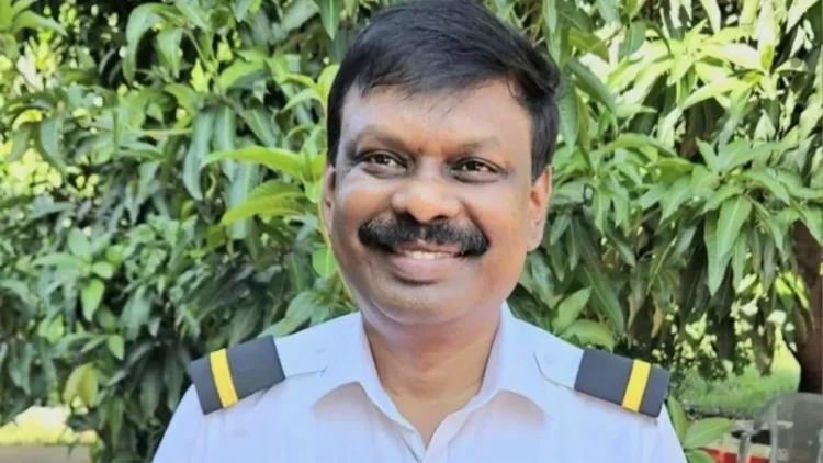 40 वर्षों बाद अकेले उड़ाया एयरक्राफ्ट, बिहार के IAS अधिकारी ने बचपन में देखा एक सपना, पूरा करने के लिए लगा दी जान;