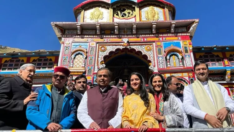 छोटी बहू संग उद्योगपति मुकेश अंबानी पहुंचे बद्रीनाथ धाम, पांच करोड़ रुपये किए दान