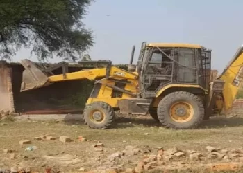 अवैध मदरसों पर चला धामी सरकार का बुलडोजर, जंगल में हो रहा था संचालन