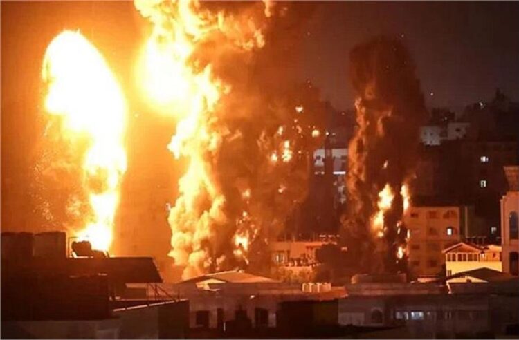 हमास के 5 हजार रॉकेट हमलों से जल उठा इजराइल ! 22 लोगों की मौत व 300 से अधिक घायल