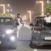 थाने के सामने किया स्टंट युवक ने चलती कारों के बीच खड़े होकर, आरोपियों की तलाश में जुटी पुलिस