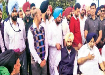 नितिन गडकरी ने श्री हरिमंदिर साहिब का किया दर्शन, देश के सबसे ऊंचे तिरंगा का करेंगे ध्वजारोहण