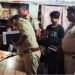 ब्यूटी पार्लर में काम करने वाली युवती बोली- ‘फेंका गया तेजाब, पुलिस बाथरूम क्लीनर बता रही’