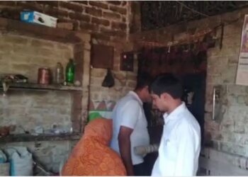 युवक का चचेरी बहन से था प्रेम प्रसंग, दोनों ने कर ली आत्महत्या, एक ने श्मशान घाट तो दूसरे ने लगाई घर में फांसी