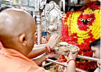 मां विंध्यवासिनी के सीएम योगी ने किए दर्शन, मिर्जापुर को दी 202 करोड़ की सौगात, मेडिकल कॉलेज भी जल्द हो पूरा
