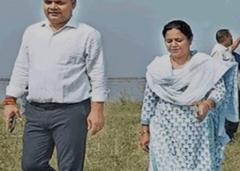 ‘…उन्‍हें जल्‍द गिरफ्तार करें’, गंगा किनारे नहीं जा सकी गाड़ी; घाट देखकर नाराज साहब ने सुना दिया कड़ा फरमान