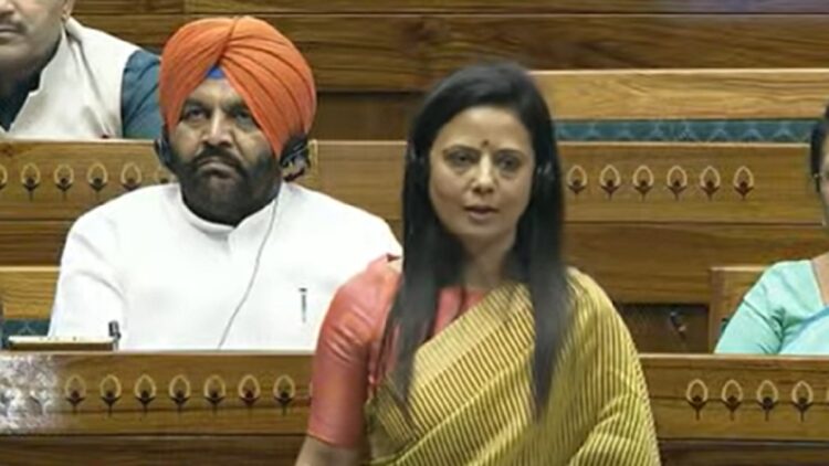 तीन साल की सजा…, 2005 के Cash कांड से भी बढ़ा मसला; सरकारी दस्तावेज दिखाकर निशिकांत दुबे ने Mahua Moitra पर दागे सवाल