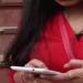 फोन पर प्रेमी को बुलाया, बात करते हुए प्रेमिका ने कर दी ऐसी हरकत; जान जाते-जाते बची, फिर…