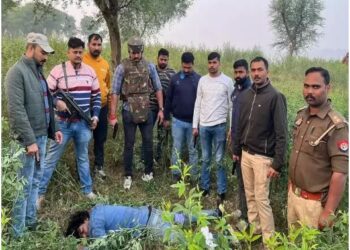 पहले किया दुष्कर्म, फिर कुल्हाड़ी से लड़की को काटा, 48 घंटे के अंदर UP पुलिस ने किया एनकाउंटर