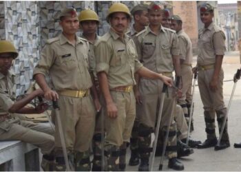 रेप पीड़िता पर सुलाह का दबाव बनाया, इनकार करने पर कुल्हाड़ी से काट डाला