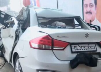 मुजफ्फरनगर में भीषण सड़क हादसे में 6 की मौत, ट्रक के नीचे घुसी कार