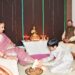 पत्नी की पूजा की पोस्ट कीं तस्वीरें, स्वामी प्रसाद मौर्य ने दिवाली पर माता लक्ष्मी का किया अपमान