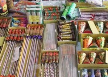 गोरखपुर पुलिस सतर्क, जहां अगलगी, विस्फोट की हो चुकी है घटना, वहां विशेष नजर पटाखों की बिक्री को लेकर