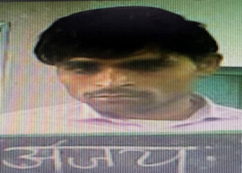 इटावा: जिला कारागार जेल कर्मियो को चकमा देकर फरार हुआ बंदी, जेल प्रशासन में हड़कंप, बंदी रक्षक निलंबित