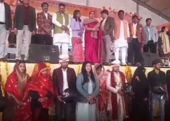 हे भगवान…55 हजार के लिए भाई-बहन ने आपस में रचा ली शादी! हाथरस सामूहिक विवाह में बड़ा फर्जीवाड़ा