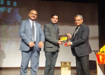 श्री सचिन चतुर्वेदी (अनुराग्यम) को निर्वाण वर्ल्ड सोसायटी द्वारा सम्मानित किया गया।