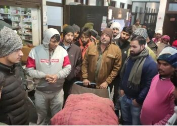 अमरोहा: अंगीठी जलाकर सो रहा था परिवार, 5 लोगों की मौत, 2 की हालत गंभीर