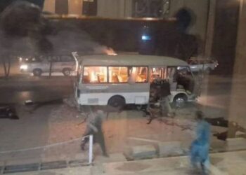 अफगानिस्तान: मिनी बस धमाके में 2 लोगों की मौत व 14 घायल, आतंकी संगठन ISIS ने ली हमले की जिम्मेदारी