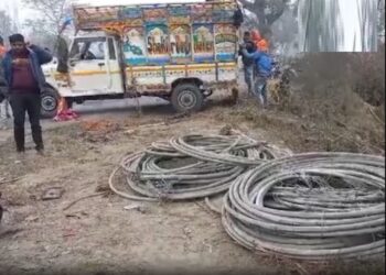 बदमाशों ने चोरी कर फिल्मी स्टाइल में दौड़ाई गाड़ी, रास्ते में छाया था कोहरा, हो गया बड़ा कांड