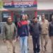 पुलिसकर्मी के बेटे की दबंगई, युवकों को बंधक बनाकर पीटा, चेहरे पर किया पेशाब, जूते चटवाए