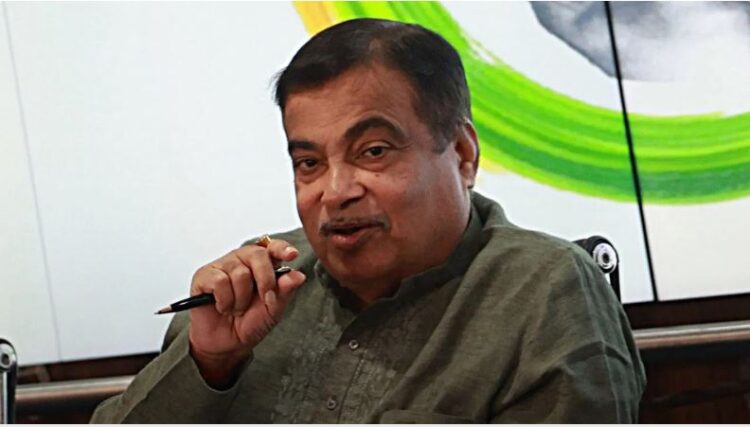 लोग कहते हैं मेरे बेटे-पत्नी को टिकट दो… नितिन गडकरी का राजनीति में परिवारवाद पर हमला