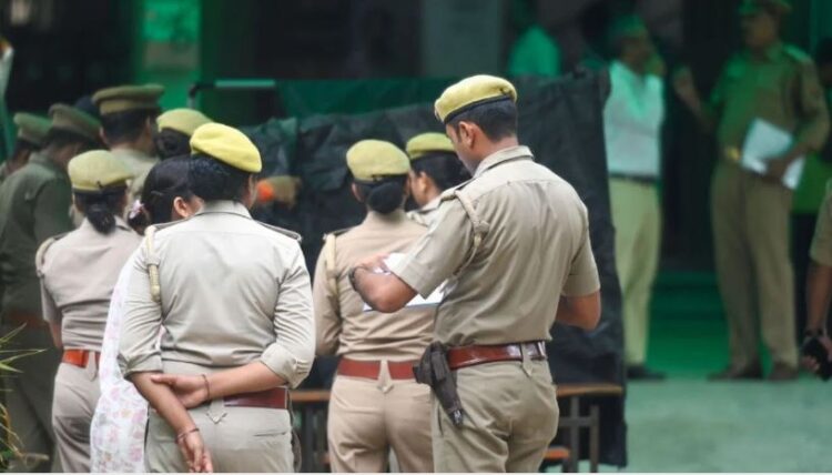 कानपुर में दारोगा ने महिला को किया बैड टच, शिकायत पर अधिकारियों ने साधी चुप्पी