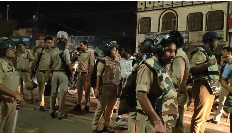 यति नरसिंहानंद के बयान पर बवाल… बुलंदशहर में ईशा की नमाज के बाद पुलिस पर पथराव, इंस्पेक्टर घायल