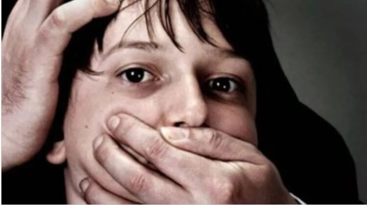 महोबा से बच्ची को किया किडनैप, बेचने के लिए ले जा रहा था दिल्ली, पुलिस ने किया गिरफ्तार