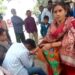 रहम की भीख मांगता रहा युवक..तीन दबंग महिलाओं ने की पिटाई