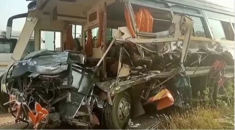 फतेहपुर में भीषण सड़क हादसा, बारातियों से भरी बस ट्रेलर से टकराई, 3 की मौत-15 घायल