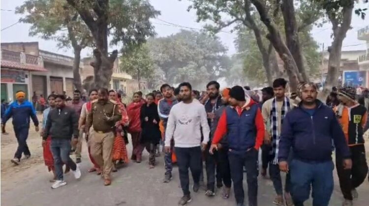 गाजीपुर में वर्चस्व को लेकर खूनी खेल, किन्नर की गोली मारकर हत्या, थाने पर लोगों ने किया हंगामा