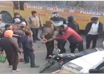 रुड़की में प्रतिबंधित मांस के शक पर लोडर रोका, वाहन सवारों के साथ की मारपीट