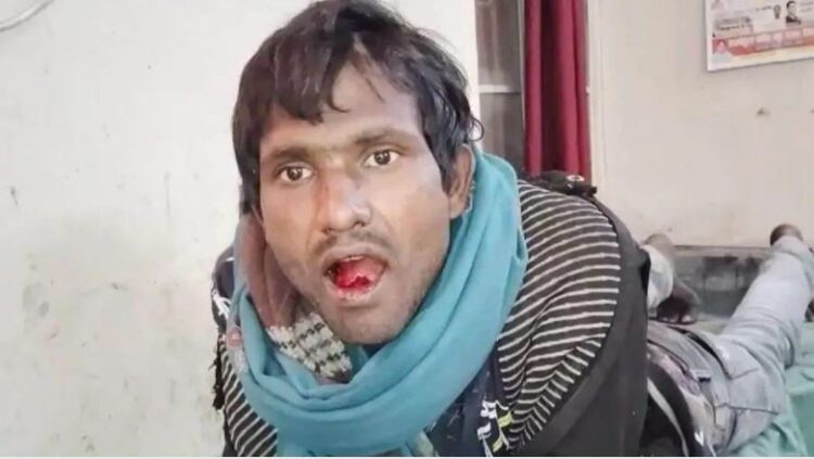 घर में सो रही थी महिला, तभी युवक जाकर करने लगा ये हरकतें; शोर मचाया तो अपनी जीभ काटकर कूड़े में फेंक डाली