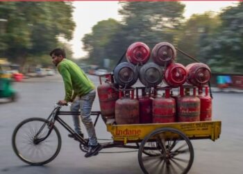 आम बजट 2025 से पहले बड़ी राहत, गैस सिलेंडर के दाम कम हुए