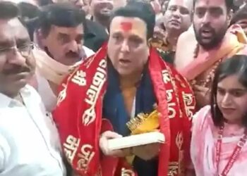 गोविंदा पहुंचे उज्जैन, महाकाल मंदिर में की पूजा, नंदी की मूर्ति पर चढ़ाया जल, साथ में नहीं दिखे बीवी-बच्चे