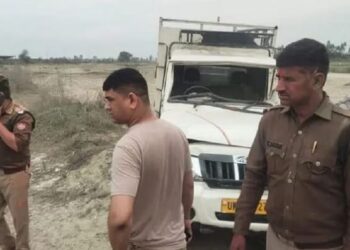 होली खेलने के बाद गंगा स्नान करने जा रहे लोग, तेज रफ्तार वाहन पलटा, किशोर की मौत, 5 घायल