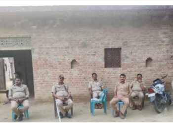फतेहपुर ट्रिपल मर्डर केस में बड़ी कार्रवाई, एसपी ने थानाध्यक्ष व हल्का इंचार्ज को किया निलंबित
