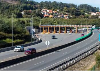 NHAI ने बढ़ाया Toll Tax, आज से हाईवे-एक्सप्रेस-वे पर सफर हुआ महंगा, जानें नए रेट्स