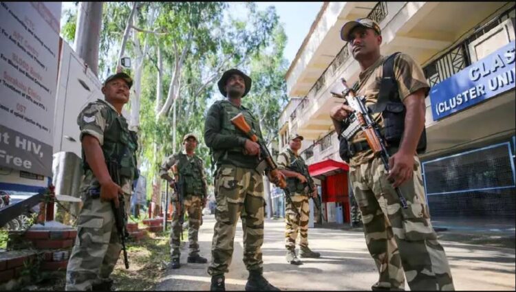 श्रीनगर में आतंकियों के 23 सहयोगियों पर PSA के तहत मामला दर्ज