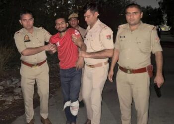नोएडा में पुलिस और बदमाशों के बीच एनकांउटर, नदीम के पैर में लगी गोली, तीन अरेस्ट