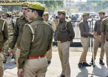 ‘वो’ के चक्कर में पूरा परिवार खत्म! पति ने की पत्नी और बच्चों की हत्या… फिर कर लिया सुसाइड